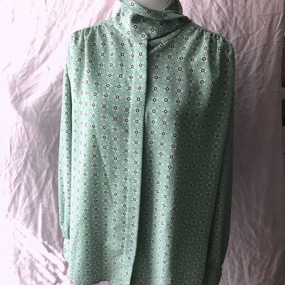 JONESWEAR SEAFOAM GREEN DRESS BLOUSE PLUS 20W